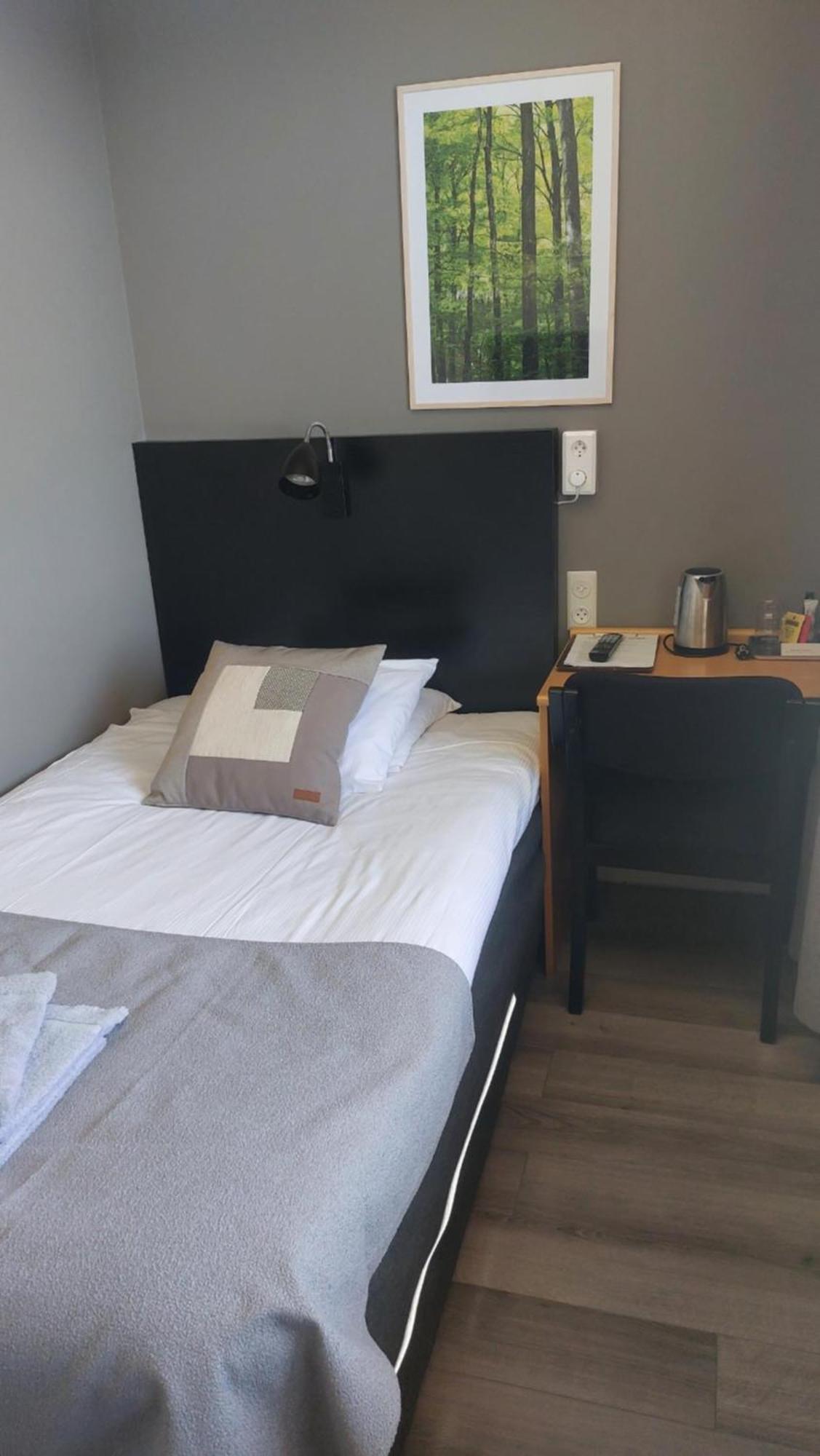 Hotel Bishops Arms مورا الغرفة الصورة